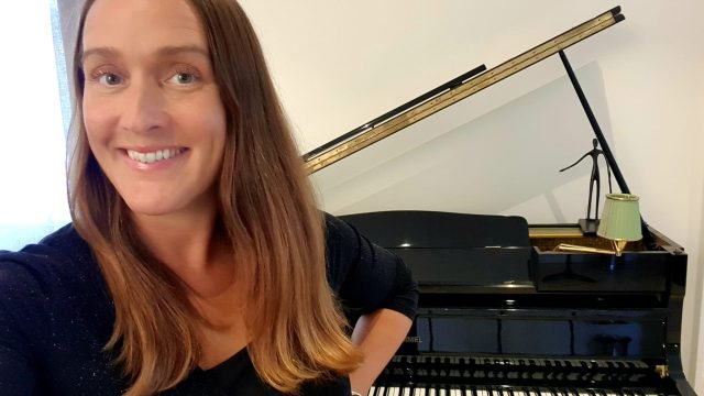 Anna-piano-sangrum