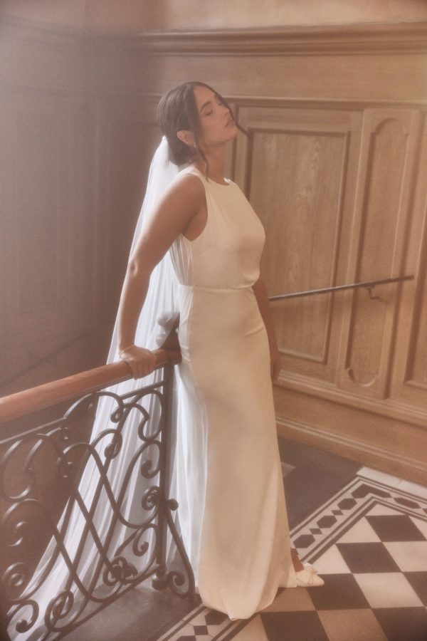 Open Back Sleeveless Wedding Gown